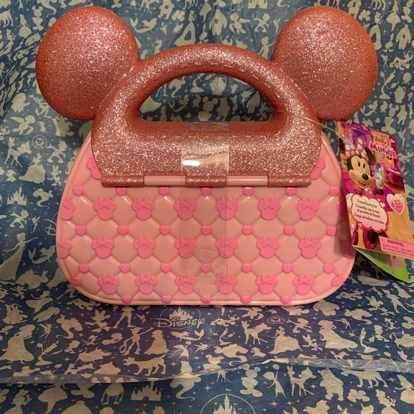 Minnie Mouse Beauty Play Set - Picture 2 of 3